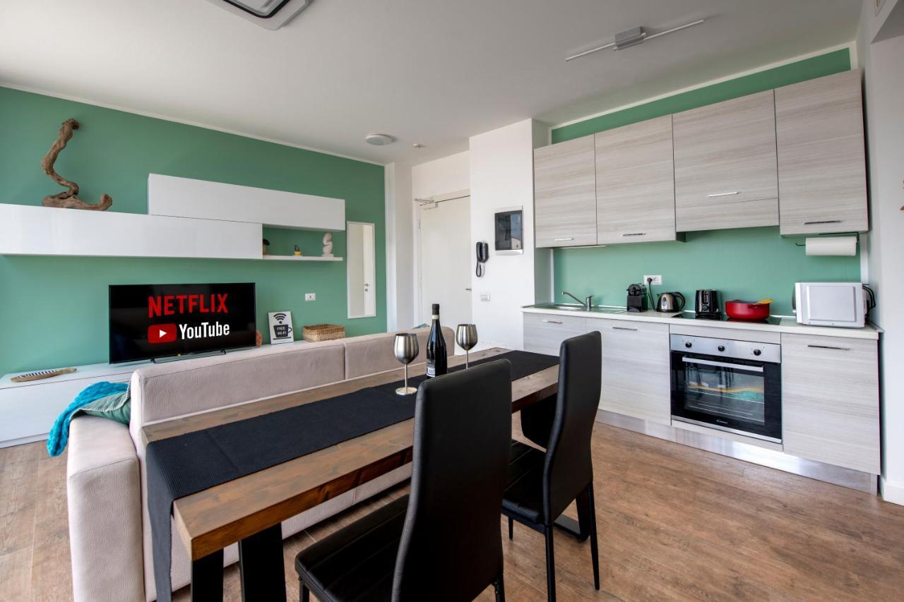 Apartamento Attico Luxury Con Parcheggio E Terrazza Vista Mozzafiato Génova Exterior foto