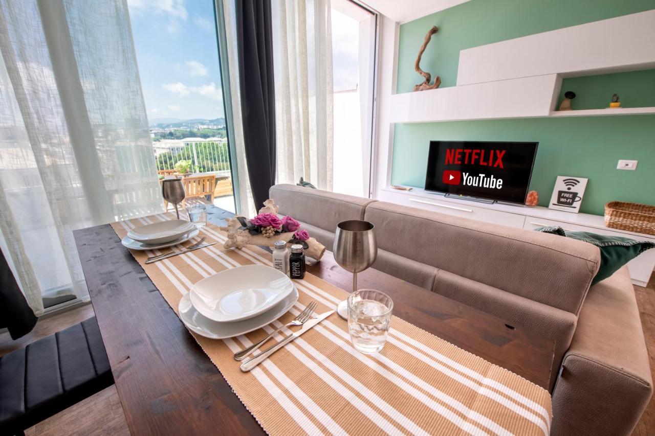 Apartamento Attico Luxury Con Parcheggio E Terrazza Vista Mozzafiato Génova Exterior foto