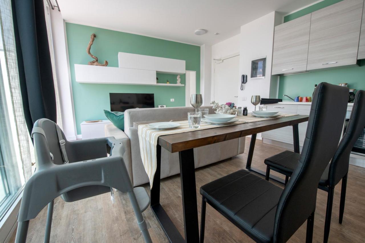 Apartamento Attico Luxury Con Parcheggio E Terrazza Vista Mozzafiato Génova Exterior foto