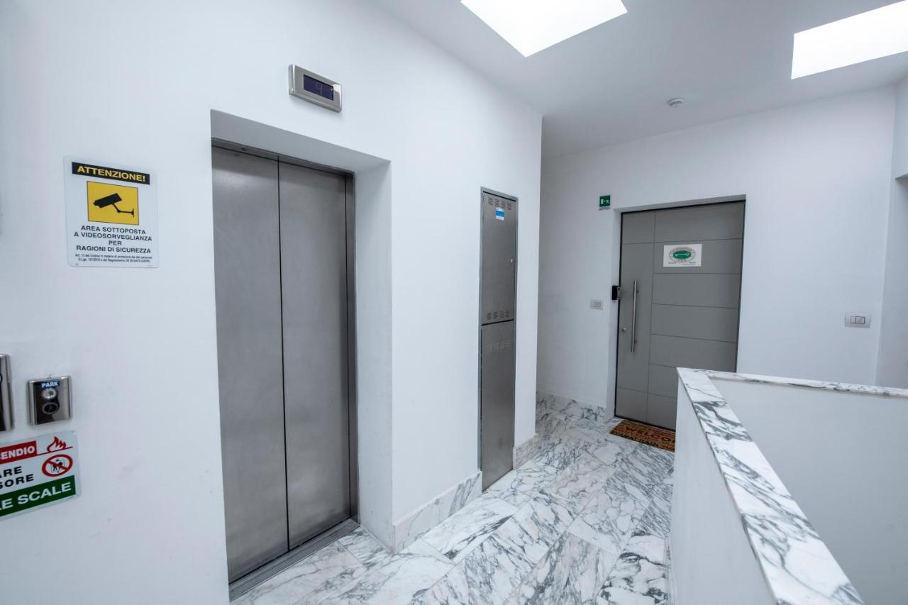 Apartamento Attico Luxury Con Parcheggio E Terrazza Vista Mozzafiato Génova Exterior foto