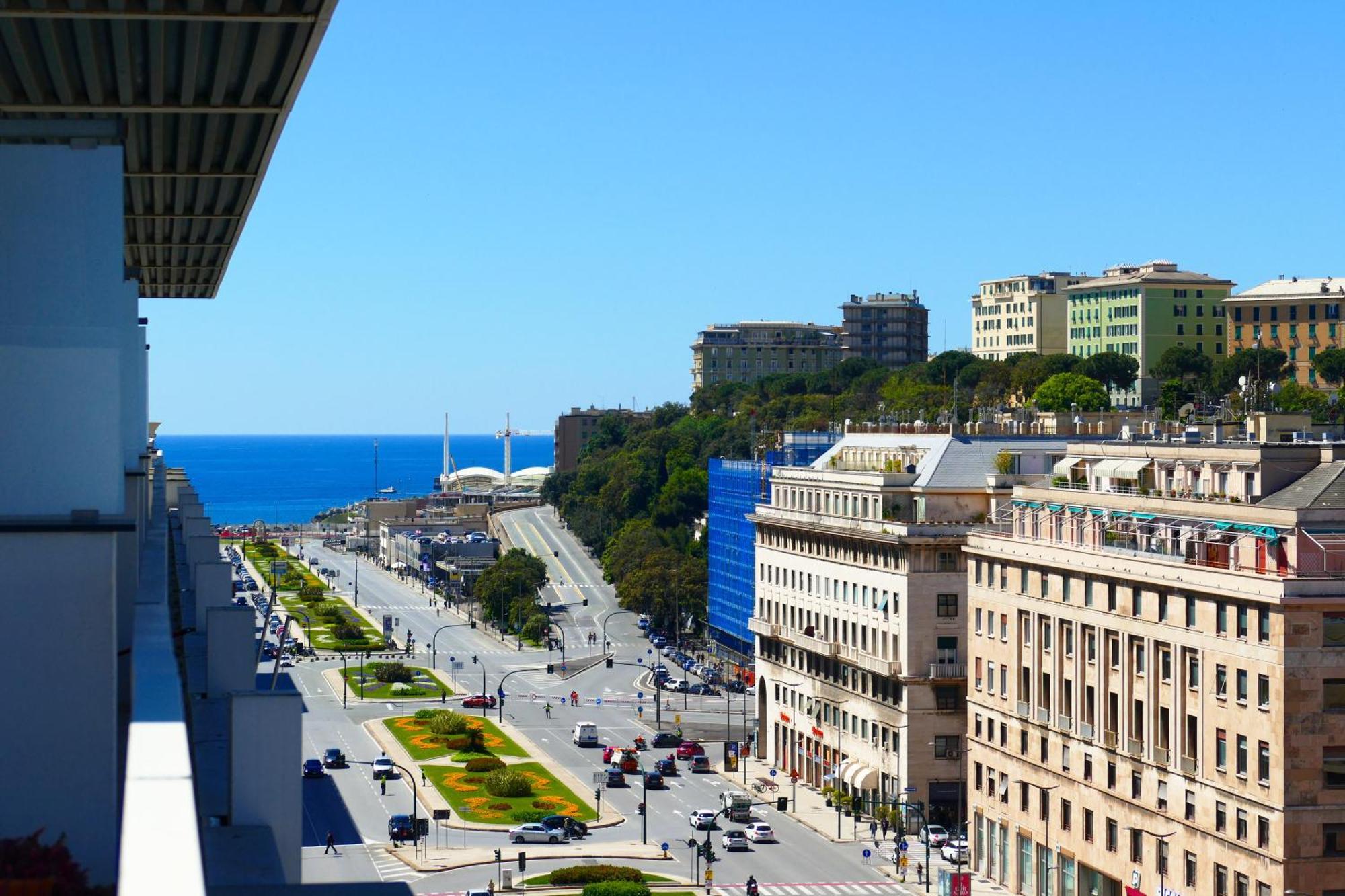 Apartamento Attico Luxury Con Parcheggio E Terrazza Vista Mozzafiato Génova Exterior foto