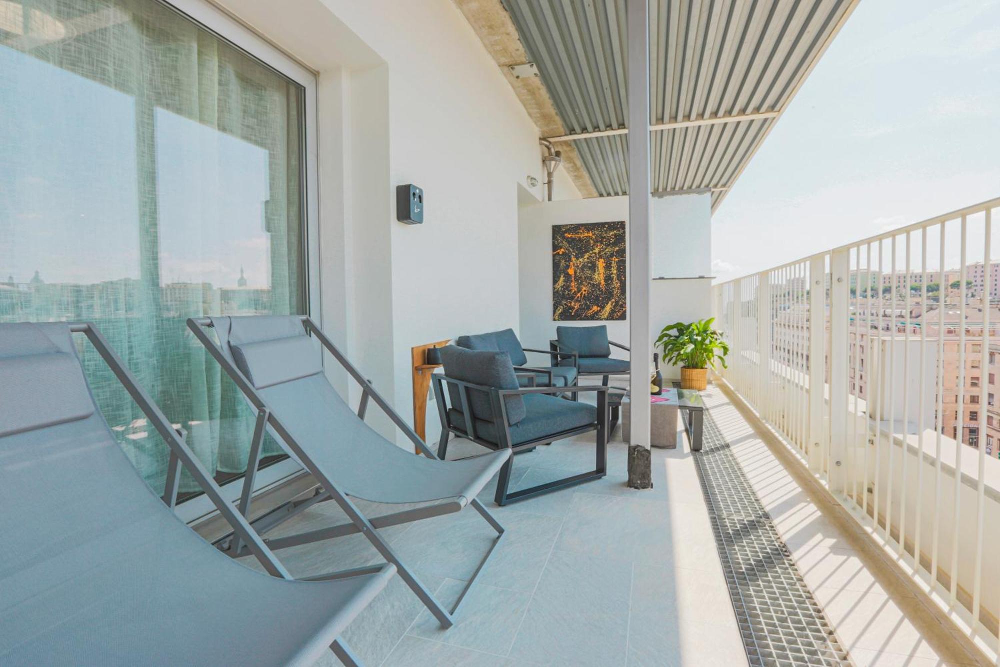 Apartamento Attico Luxury Con Parcheggio E Terrazza Vista Mozzafiato Génova Habitación foto